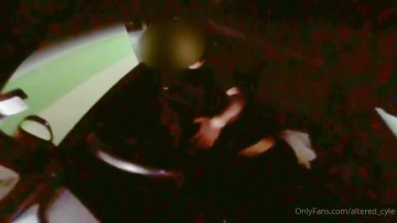 Jilbabers Nyepong dalam Mobil di Parkiran