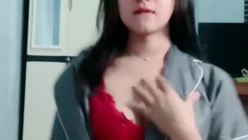 Kakak Mell Cantik Lepas Jaket Daleman Doang