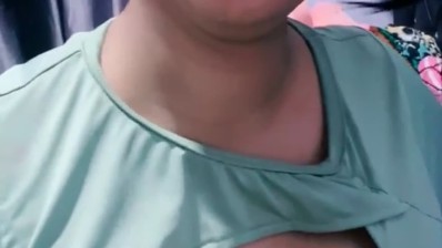 Bokep Belahan Susu Acil Remas Uting Mango